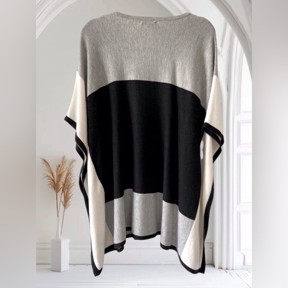 CALVIN KLEIN Color-Block Poncho Sweater (Size L/XL) - Picture 2 of 5